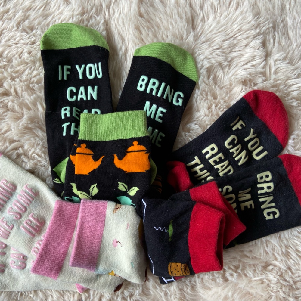 Novelty Socks If You Can Read This Bring Me Some Tea